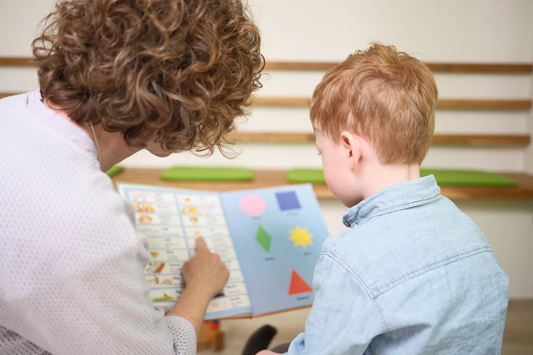 Logopädische Therapie mit einem Kind